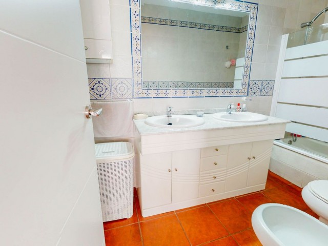 4 Bedrooms Villa in Benahavís