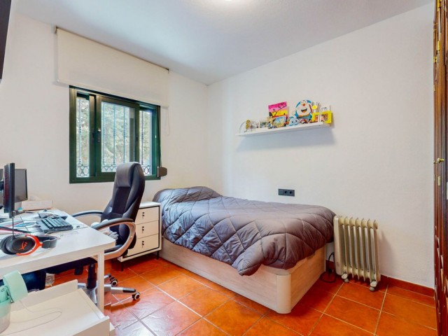 4 Bedrooms Villa in Benahavís