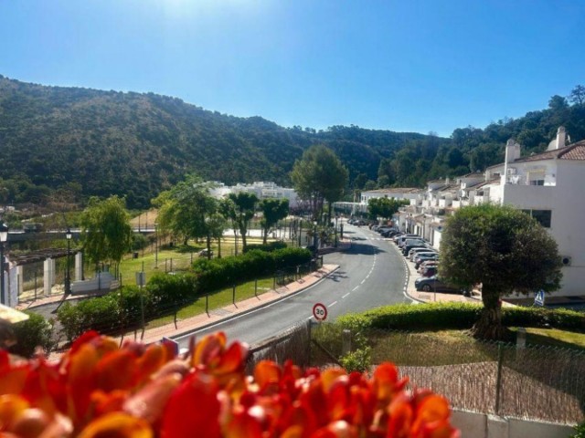 4 Bedrooms Villa in Benahavís