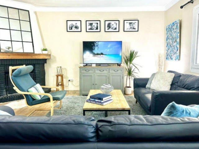 4 Bedrooms Villa in Benahavís