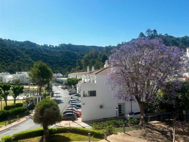 4 Bedrooms Villa in Benahavís