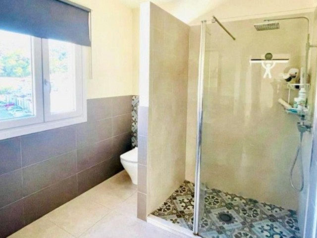 4 Bedrooms Villa in Benahavís