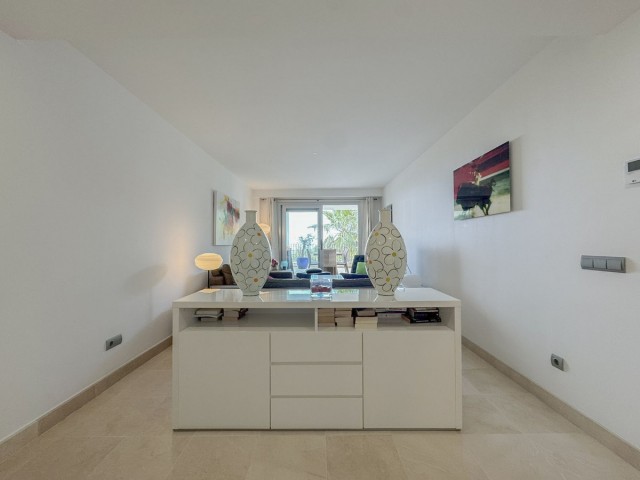 Apartamento con 3 Dormitorios  en Elviria