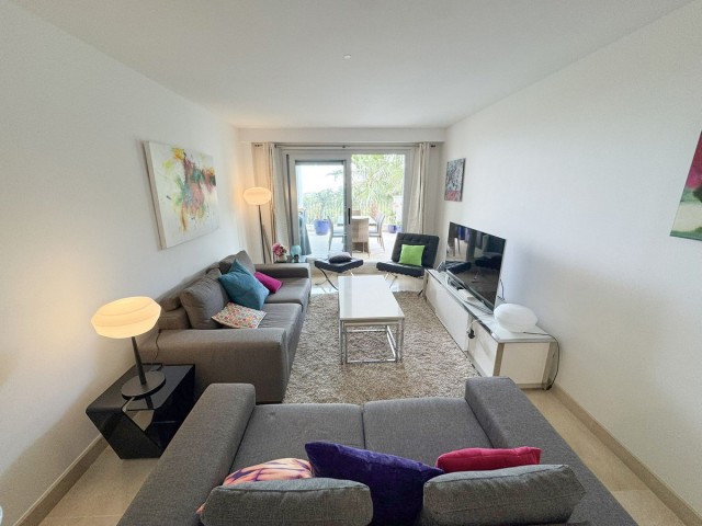 Apartamento con 3 Dormitorios  en Elviria