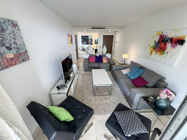 Apartamento con 3 Dormitorios  en Elviria