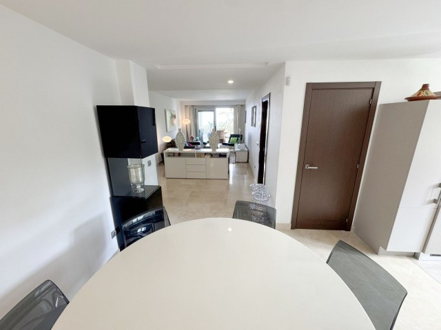 Apartamento con 3 Dormitorios  en Elviria