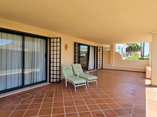 3 Bedrooms Apartment in Elviria