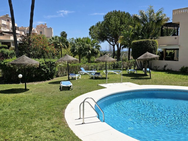 3 Bedrooms Apartment in Elviria