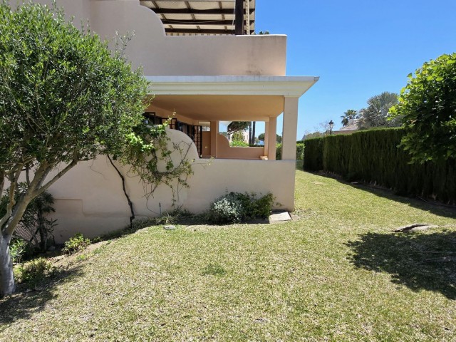 3 Bedrooms Apartment in Elviria