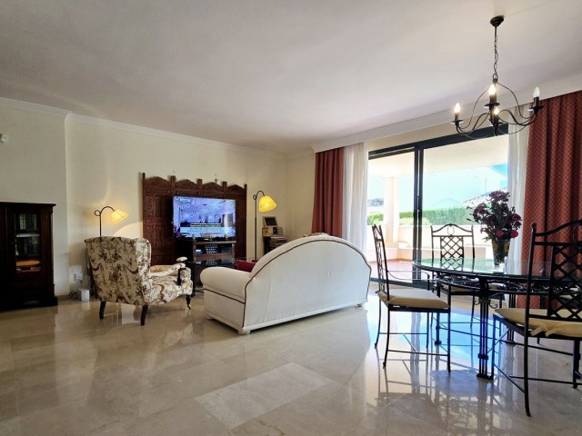 3 Bedrooms Apartment in Elviria