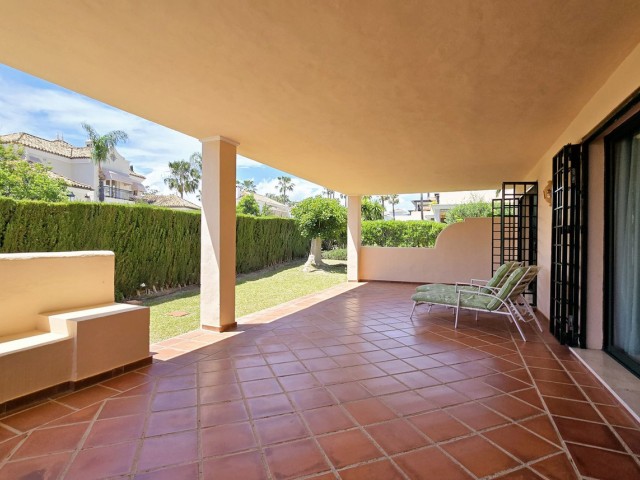 3 Bedrooms Apartment in Elviria