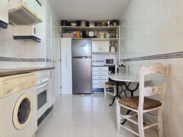 3 Bedrooms Apartment in Elviria
