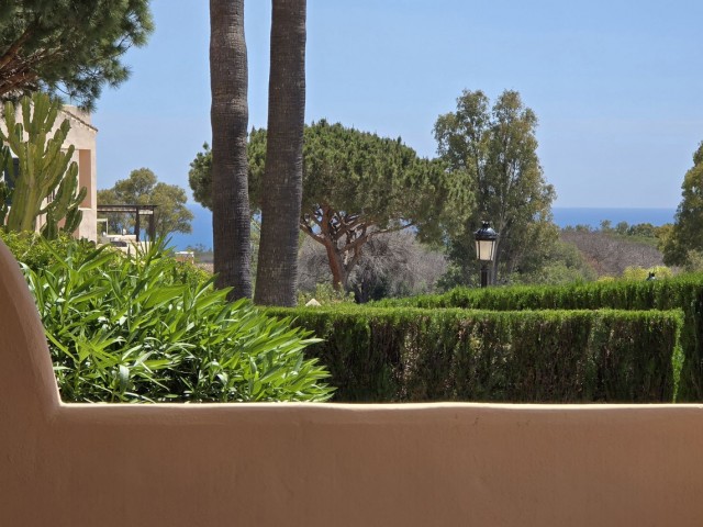 3 Bedrooms Apartment in Elviria