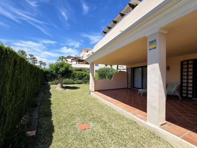 3 Bedrooms Apartment in Elviria