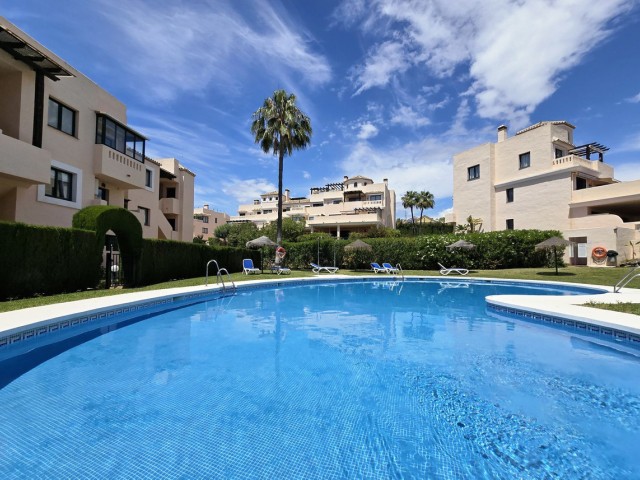 3 Bedrooms Apartment in Elviria
