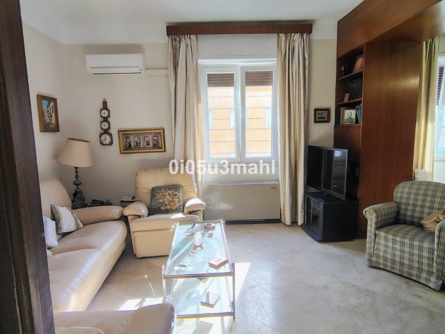 4 Bedrooms Apartment in Málaga