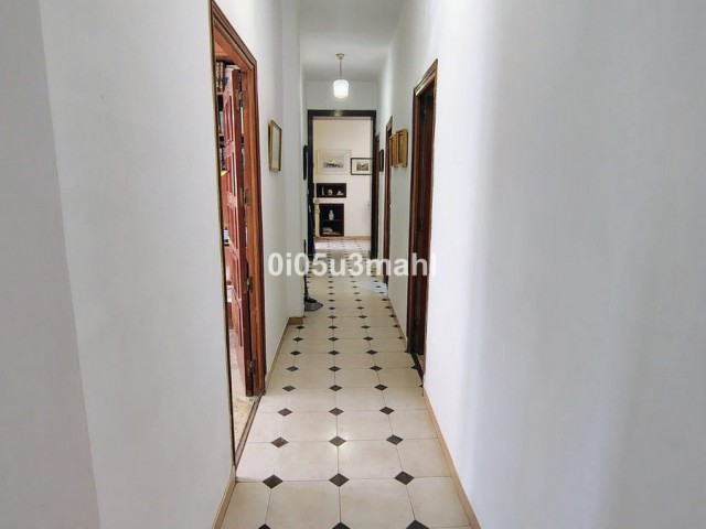 4 Bedrooms Apartment in Málaga