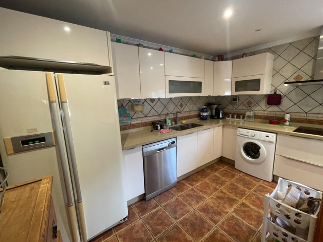 Villa avec 6 Chambres  à Estepona