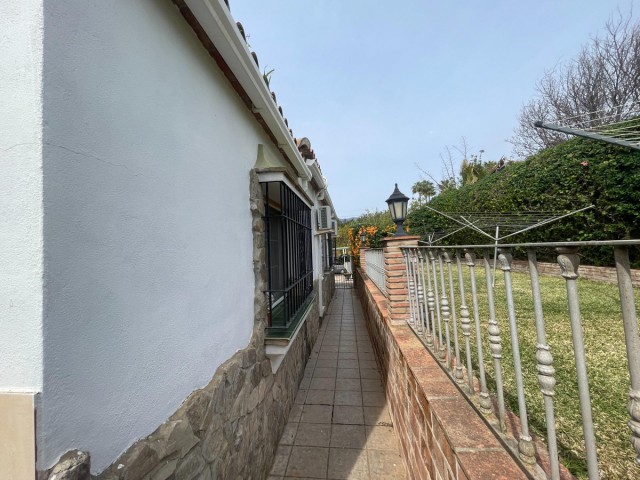 Villa avec 6 Chambres  à Estepona