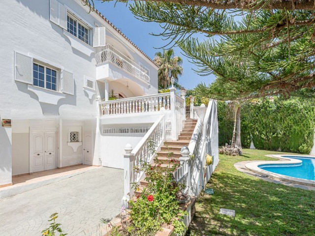 4 Soveroms Villa i Benalmadena