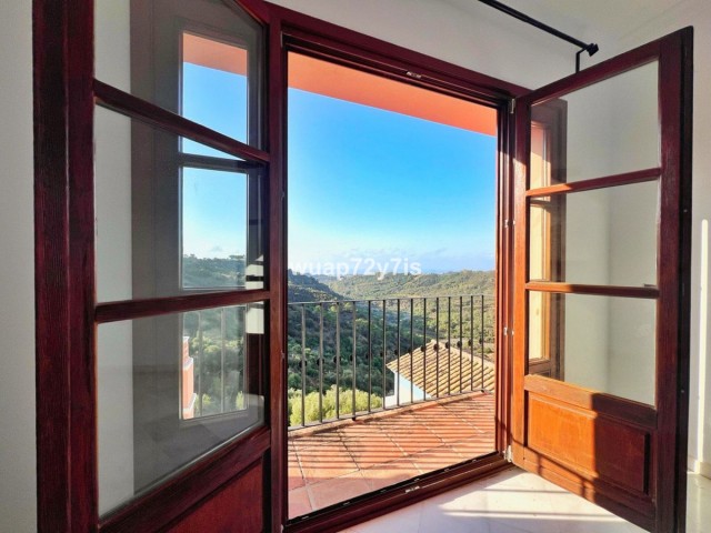 3 Bedrooms Townhouse in Benahavís