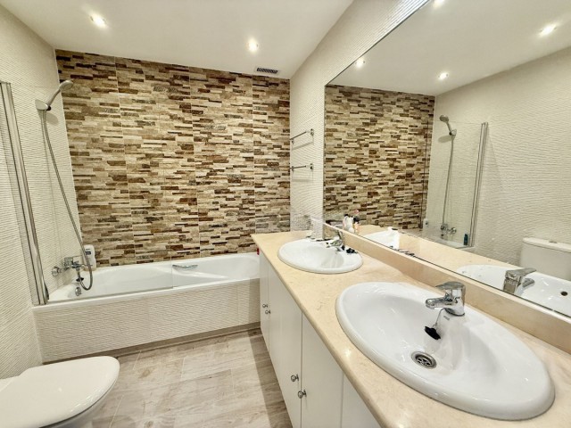 4 Makuuhuoneen Rivitalo La Quinta