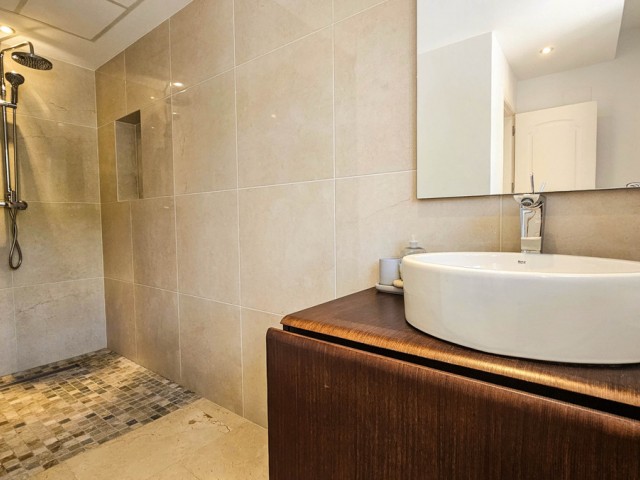 4 Makuuhuoneen Huvila La Duquesa