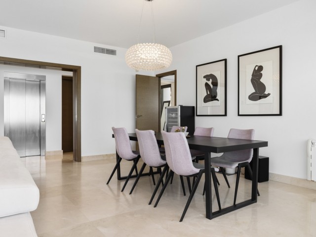 Villa con 4 Dormitorios  en Benahavís