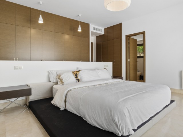 Villa con 4 Dormitorios  en Benahavís