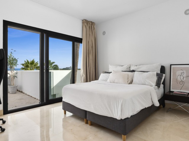 Villa con 4 Dormitorios  en Benahavís