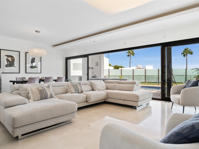 4 Bedrooms Villa in Benahavís