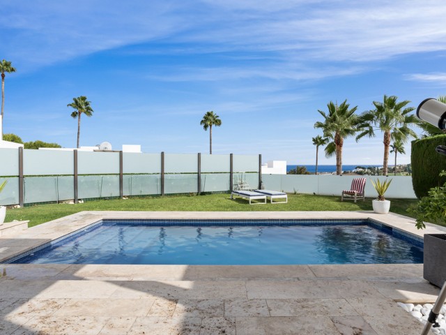 4 Bedrooms Villa in Benahavís