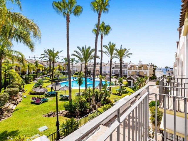 4 Schlafzimmer Reihenhaus in Bahía de Marbella