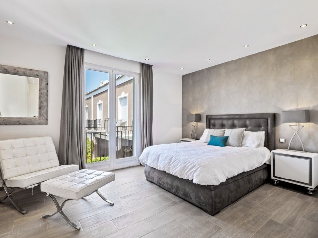 4 Schlafzimmer Reihenhaus in Bahía de Marbella