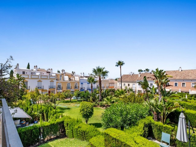 4 Schlafzimmer Reihenhaus in Bahía de Marbella