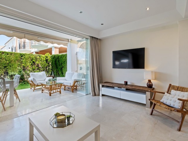 4 Schlafzimmer Reihenhaus in Bahía de Marbella