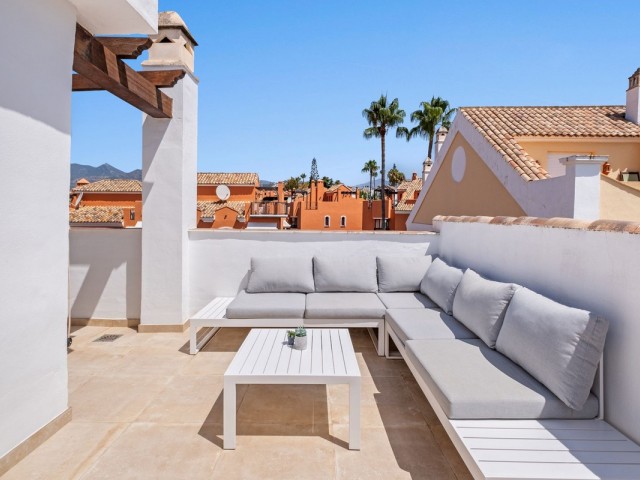 4 Schlafzimmer Reihenhaus in Bahía de Marbella