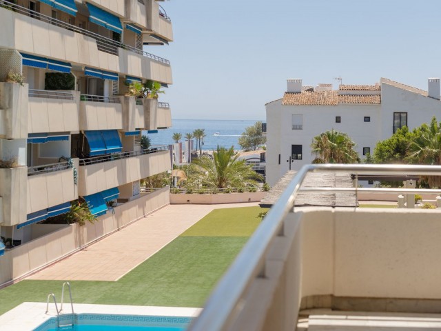 3 Bedrooms Apartment in Puerto Banús