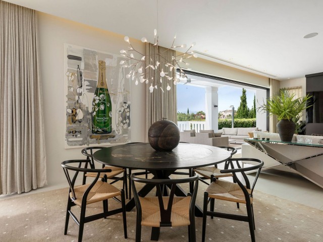 5 Bedrooms Villa in Nagüeles