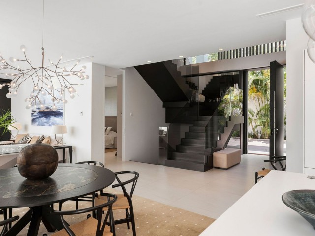 5 Bedrooms Villa in Nagüeles