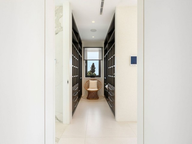 5 Bedrooms Villa in Nagüeles