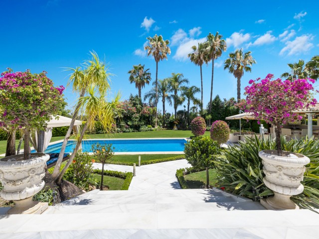 6 Bedrooms Villa in Nueva Andalucía