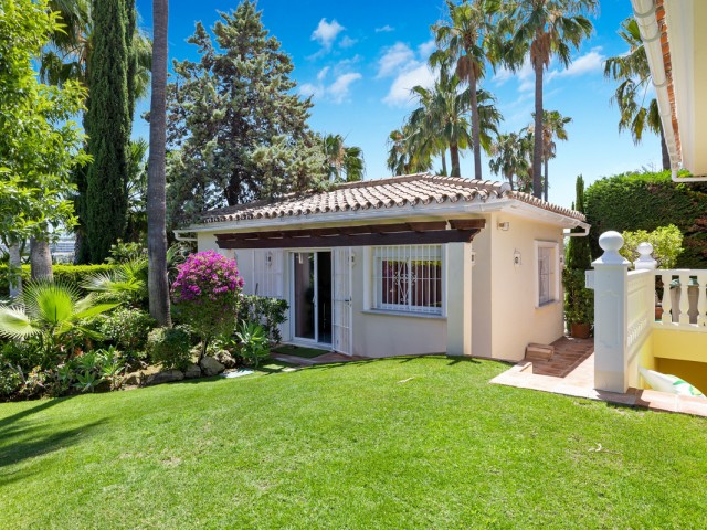 6 Bedrooms Villa in Nueva Andalucía