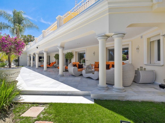 6 Bedrooms Villa in Nueva Andalucía