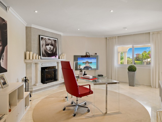 6 Bedrooms Villa in Nueva Andalucía
