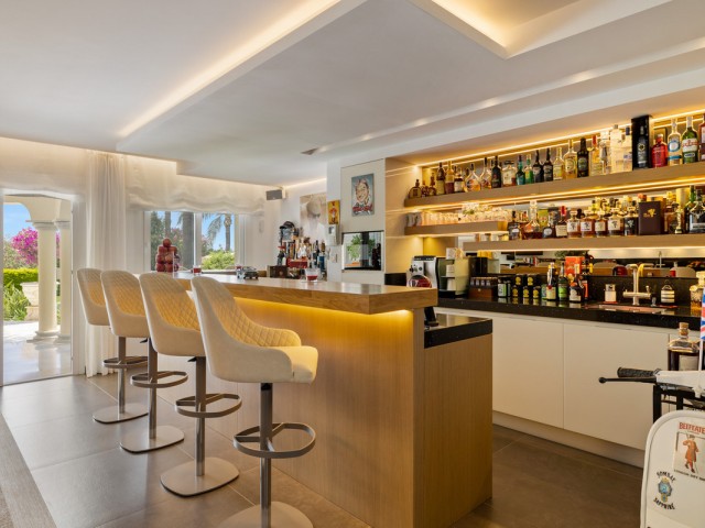 6 Slaapkamer Villa in Nueva Andalucía