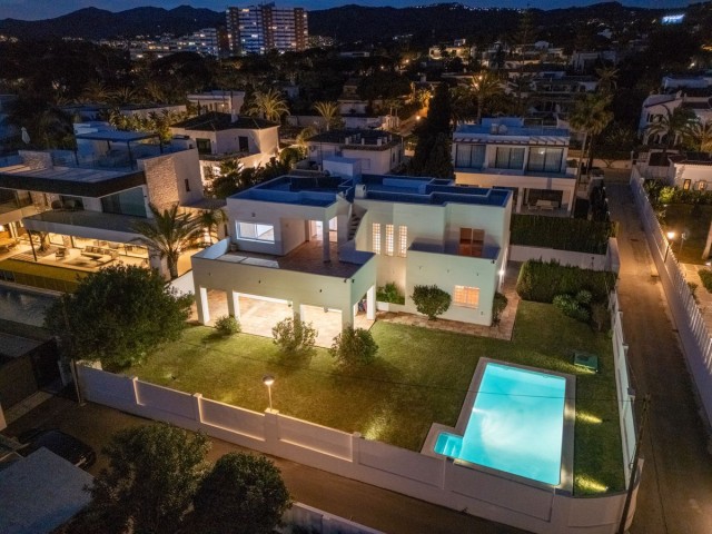 5 Bedrooms Villa in Marbesa