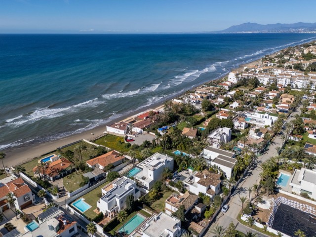 5 Bedrooms Villa in Marbesa