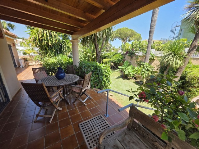 5 Bedrooms Villa in Marbesa