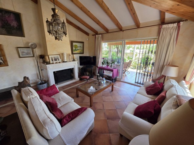 5 Bedrooms Villa in Marbesa